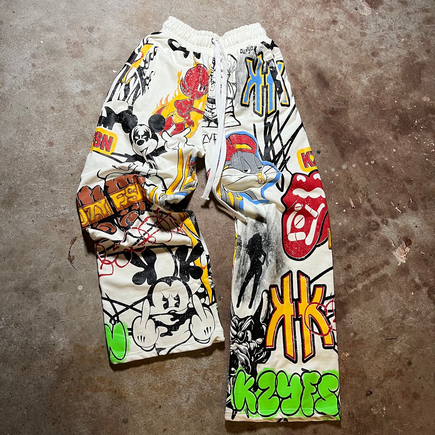 KZYFSN LOGO CRAZY SWEATS (Black & White)